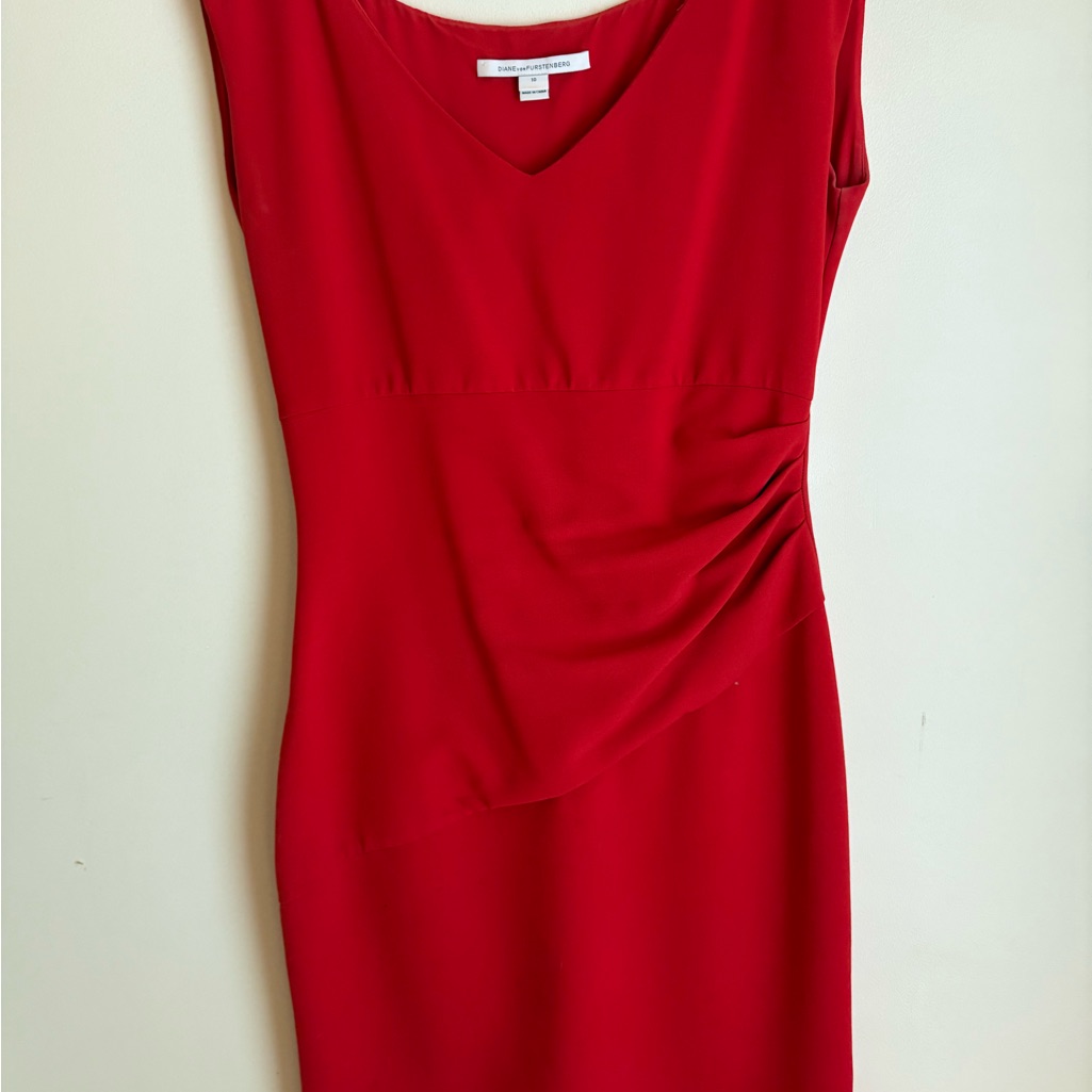 Diane Von Furstenberg Red Ruched Sheath Midi Dress